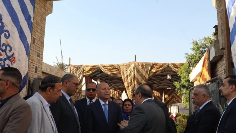 محافظ القاهرة يتفقد معرض “أهلًا بالعيد” مع وزير التموين