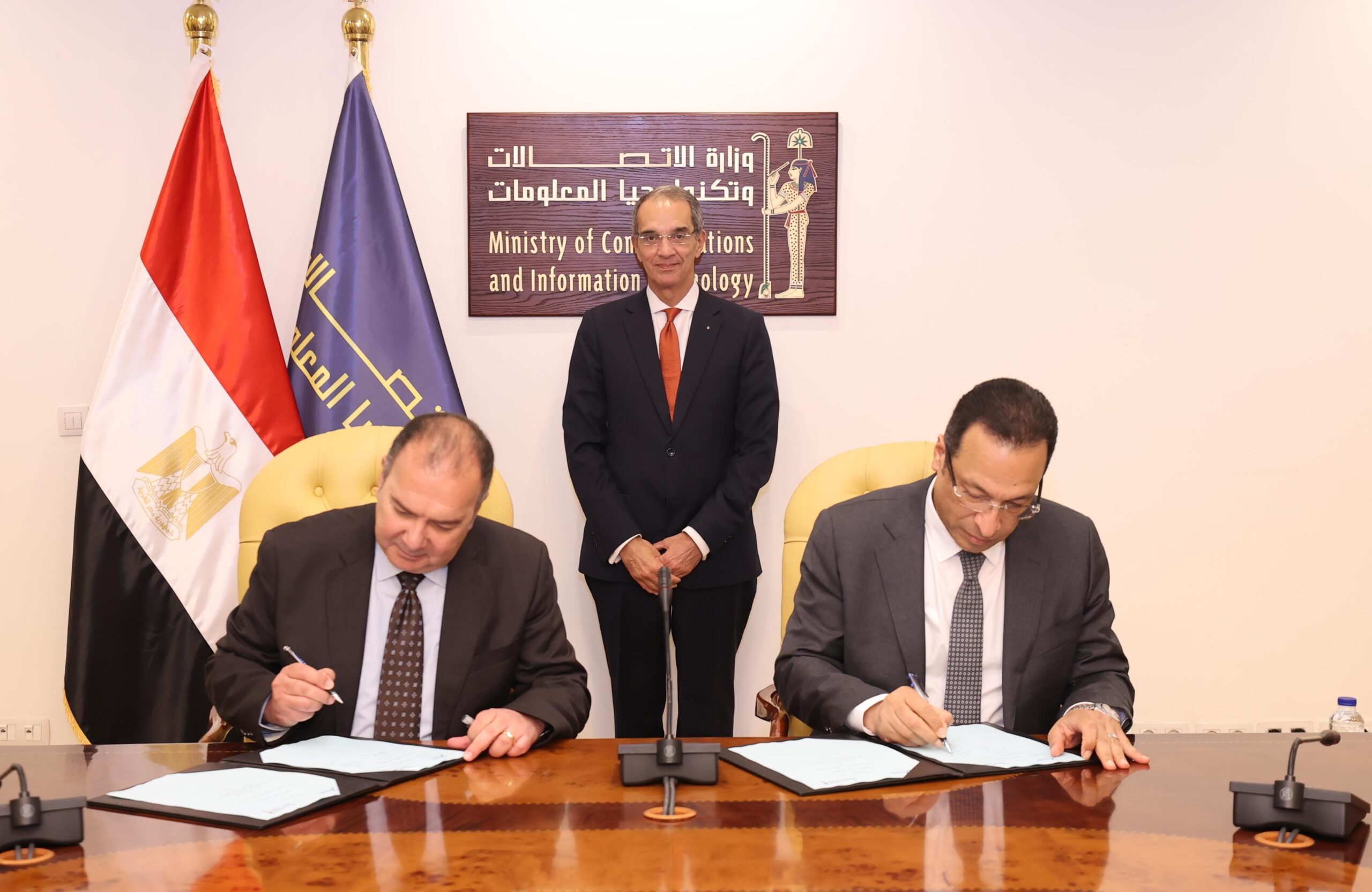  وزير الاتصالات يشهد توقيع تعاون لتطوير تطبيق أتمتة ضمان الجودة فى مراكز الاتصالات باستخدام تقنيات الذكاء الاصطناعى