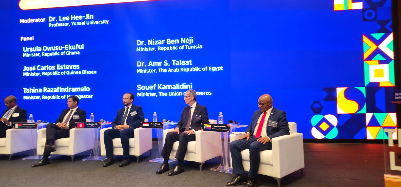 وزير الاتصالات يبحث مع وزير العلوم وتكنولوجيا المعلومات الكوري فتح آفاق للتعاون