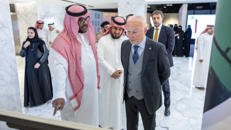 اللجنة الدائمة للقانون الدولي الإنساني والمعهد الدولي للقانون الإنساني في سان ريمو يوقعان برنامجًا تنفيذيًا لتعزيز التعاون الدولي