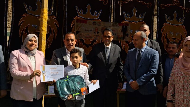 وكيل تعليم الغربية يشهد مبادرة «ارجع مدرستك» بمدرسة الشهيد طيار محمود مبروك الإبتدائية بكفر الزيات