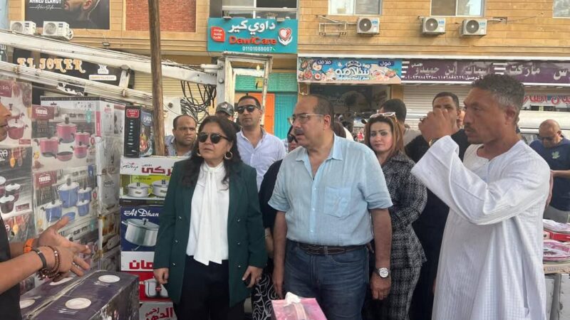 نائب محافظ القاهرة للمنطقة الشرقية يفتتح معرض الاسرة المصرية