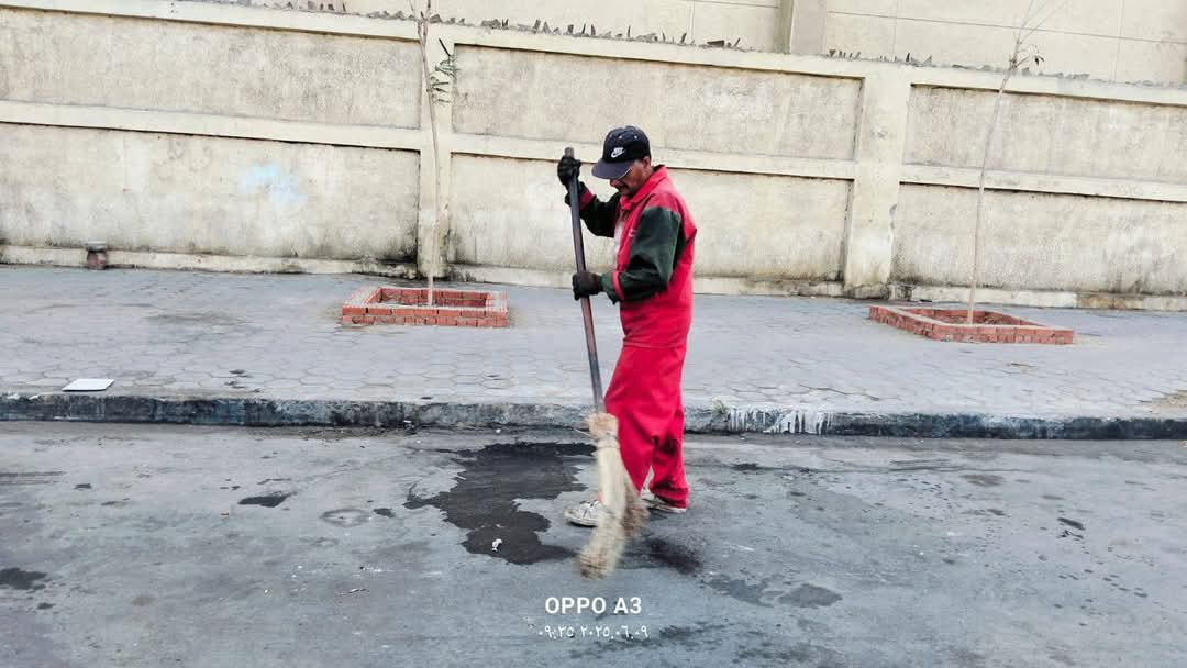 رئيس حى الأميرية يأمر بنظافة الشوارع والأرصفة من التراكمات والأتربة لإعادة المظهر الحضاري اللائق