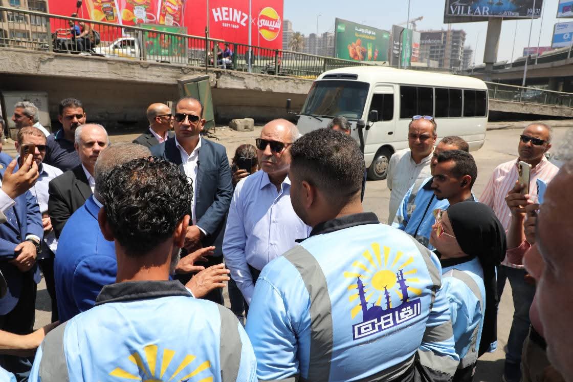 محافظ القاهرة يتفقد ساحتى انتظار عبد المنعم رياض وساحة انتظار الفلكى لمتابعة بدء النظام الجديد لحوكمة منظومة السايس