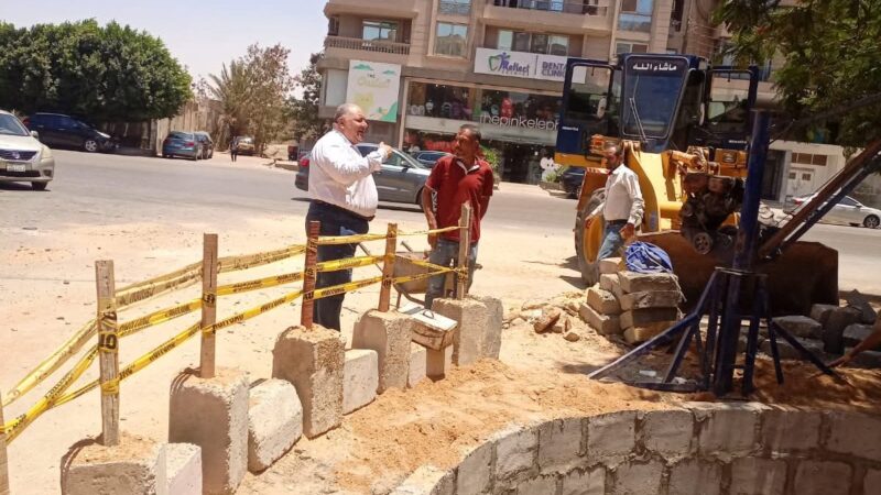 رئيس حى مصر الجديدة يتابع اعمال تطوير ورفع كفاءة الطرق