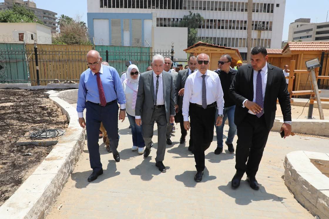 محافظ القاهرة يجري جولة تفقدية لمتابعة أعمال التطوير الجارية بمنطقة القاهرة الخديوية