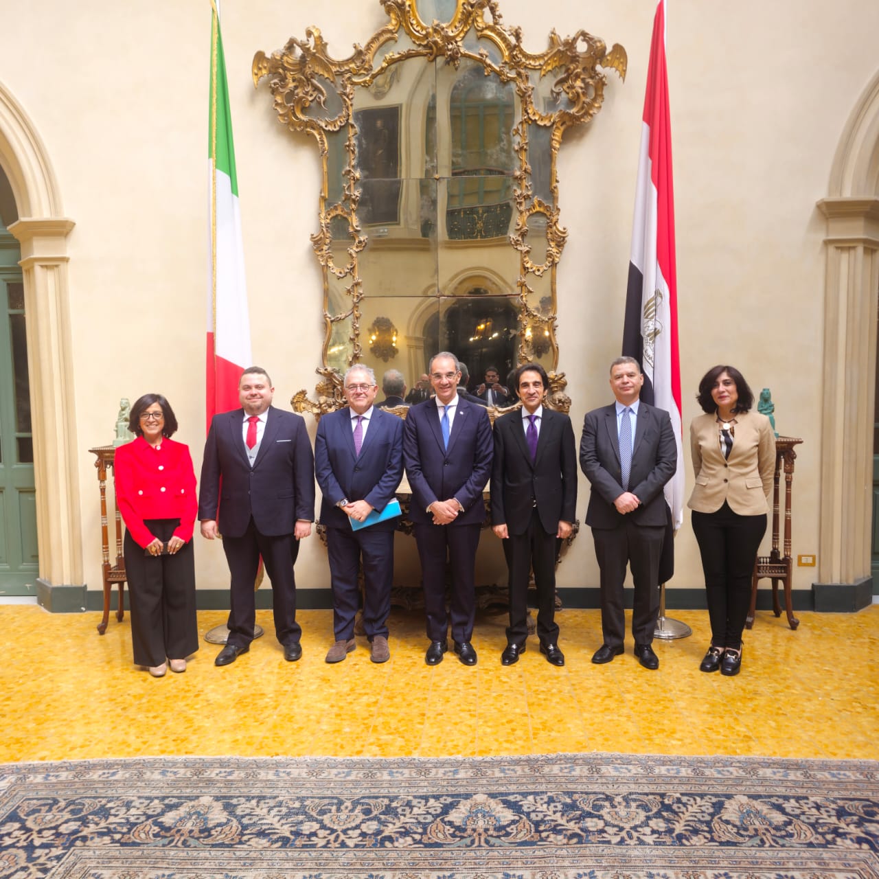 وزير الاتصالات يعقد لقاءات مع مسؤولى شركات ومؤسسات إيطالية لجذب استثمارات فى مجالات التعهيد وبناء شراكات جديدة 