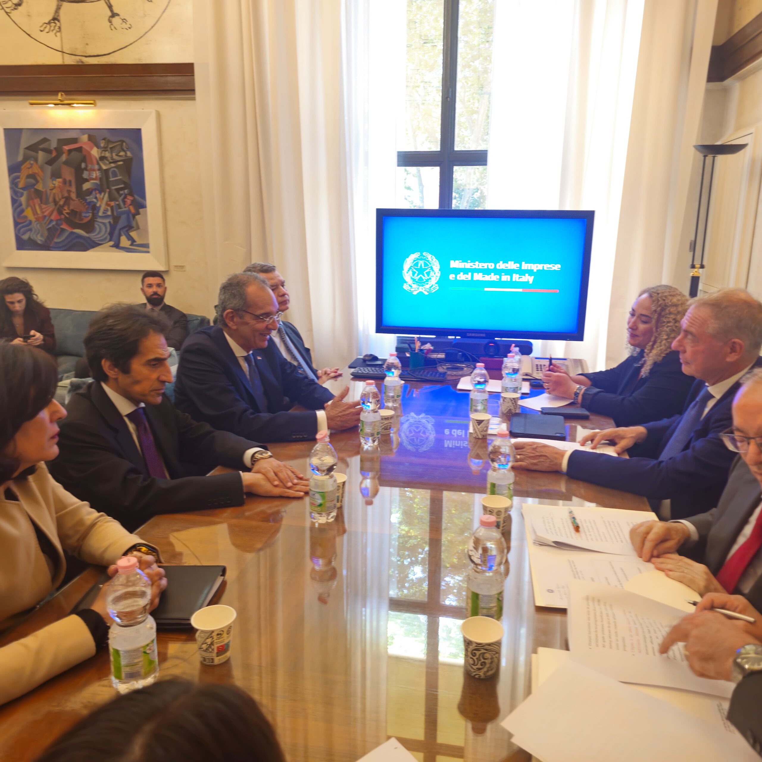 وزير الاتصالات يبحث مع وزير الأعمال والصناعة الإيطالى تعزيز التعاون فى مجال الذكاء الاصطناعى