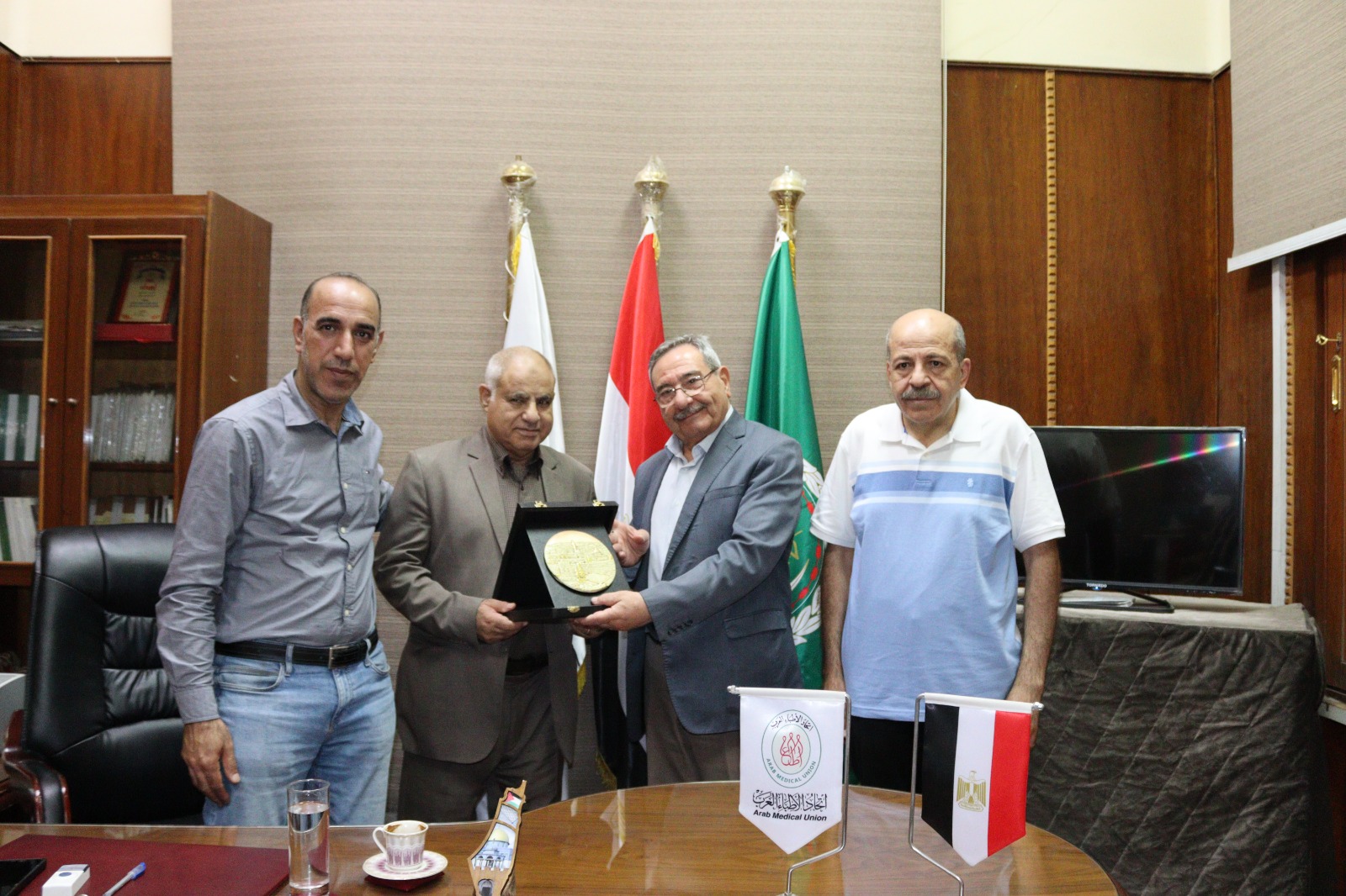 أمين عام اتحاد الأطباء العرب يستقبل وفداً من الائتلاف العربي لمناهضة الابرتاهيد والاستيطان الاستعماري