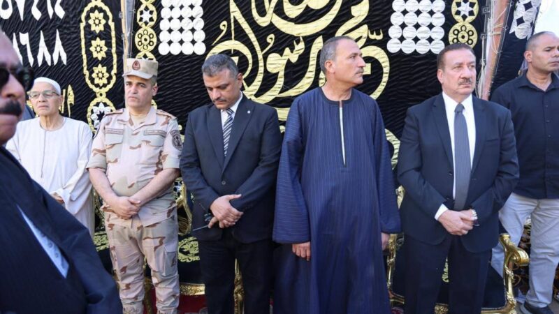 محافظ المنوفية يتلقى واجب العزاء في شهداء حادث الإقليمي بكفر السنابسة بمنوف