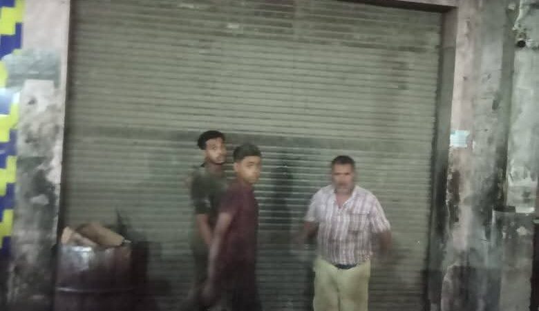 رئيس حى الأميرية يقود حملة لتطبيق قرار مواعيد غلق الورش