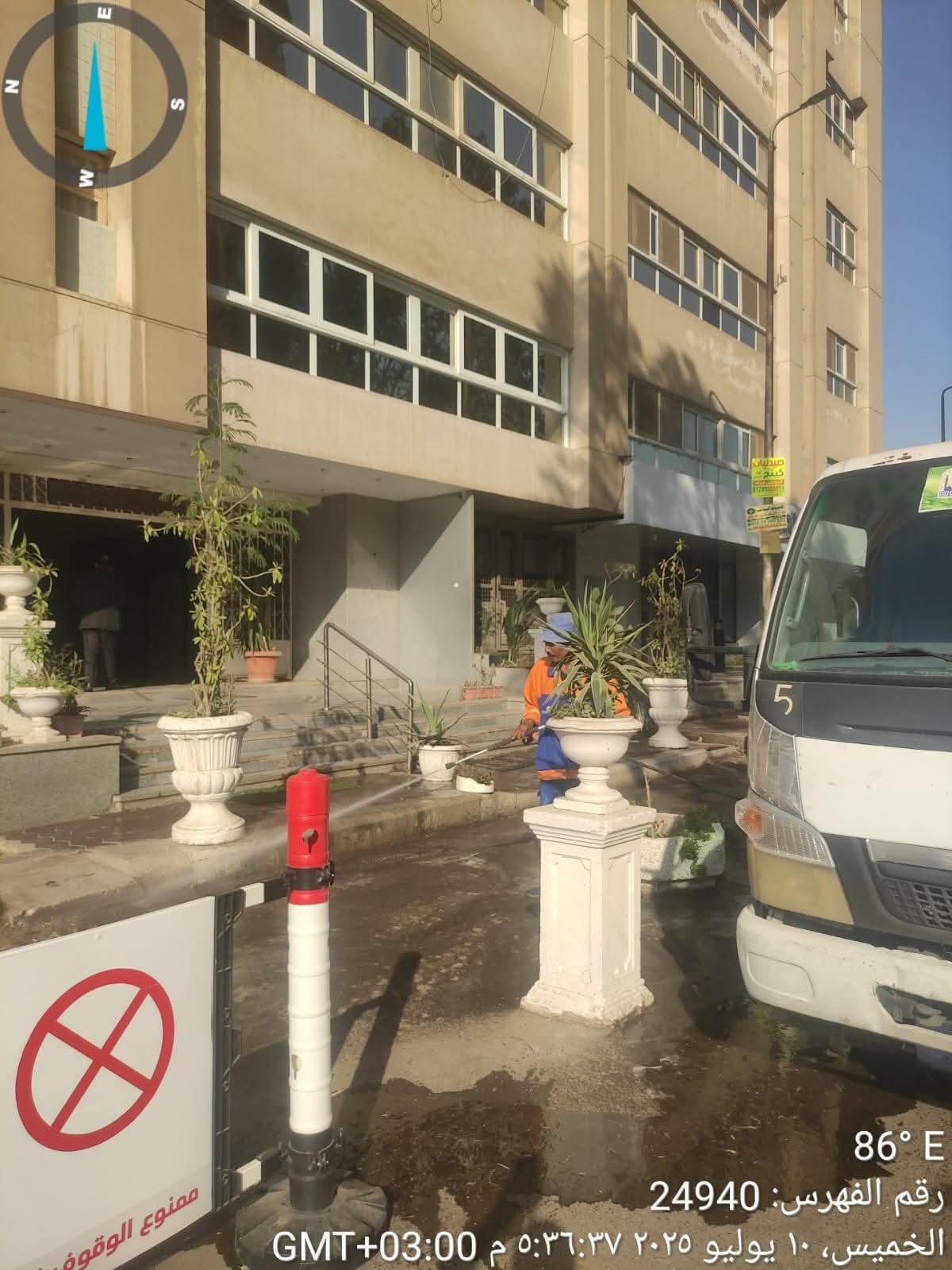 رئيس حى مصر الجديدة يتابع اعمال رفع كفاءة النظافة ورفع المخلفات عمارات العبور