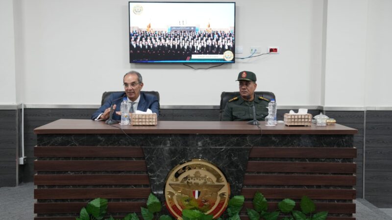 وزير الاتصالات يلتقى بالمتقدمين للإلتحاق بمبادرة ” الرواد الرقميون” فى بداية إختبارات القبول بمقر الأكاديمية العسكرية المصرية بالعاصمة الإدارية الجديدة