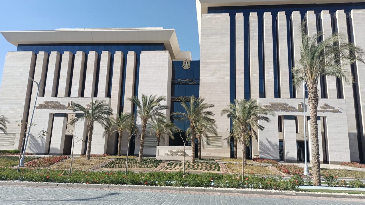 وزارة الاتصالات تؤكد: تصريحات الوزير حول زيادة كفاءة الإنترنت بعد حريق سنترال رمسيس تم اجتزائها من سياقها وتغيير معناها
