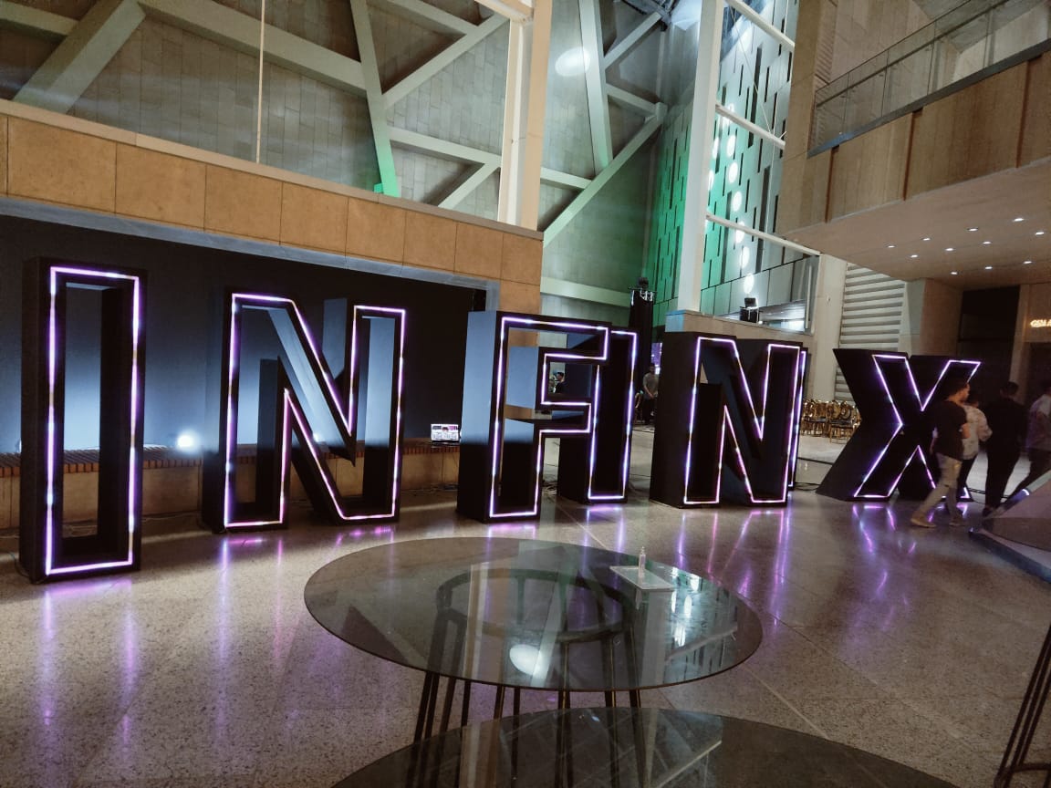 Infinix تكشف النقاب عن سلسلة هواتف ذكية متطورة في احتفال مبهر بالمتحف المصري الكبير