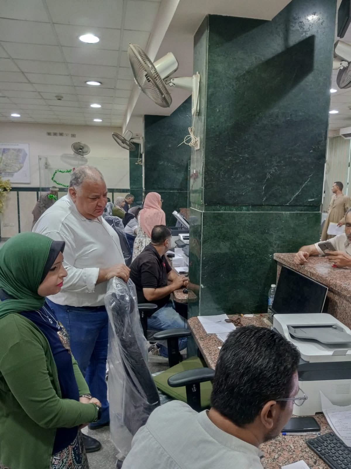 رئيس حى مصر الجديدة يتابع سير أعمال ملفات التصالح والمتغيرات المكانية الوقوف علي المعوقات لحلها