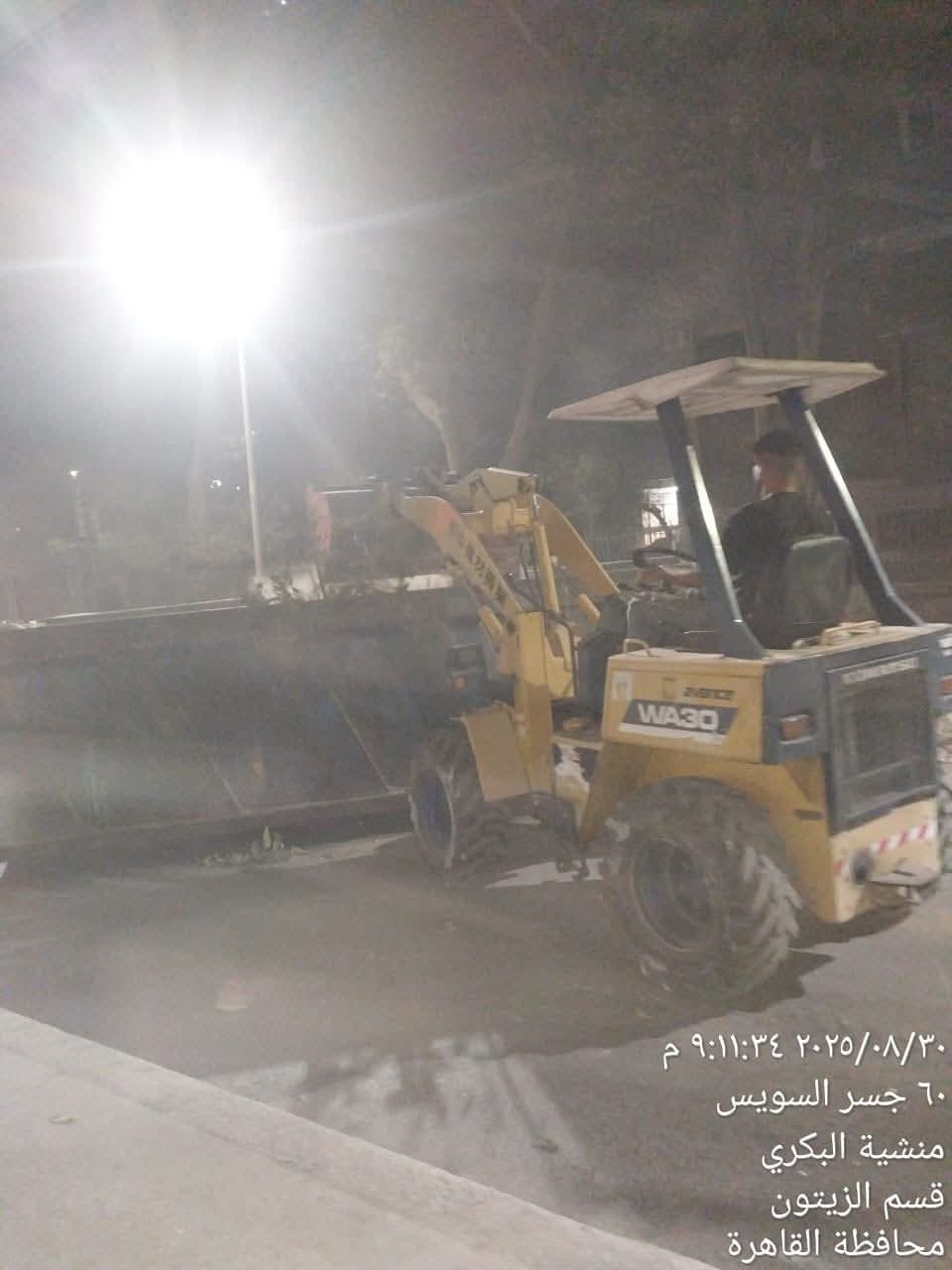 رئيس حى مصر الجديدة يتابع أعمال نظافة ورفع المخلفات بالحي