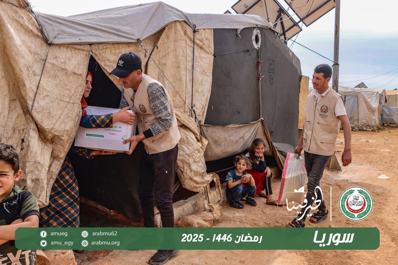 “الأطباء العرب” يدعو لتوفير أقصى درجات الحماية للعاملين بالمنظمات الإنسانية