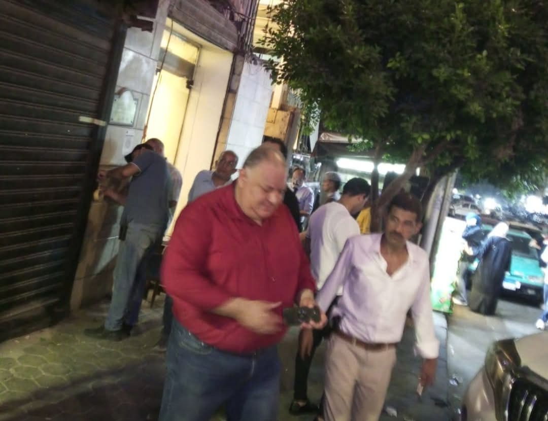رئيس حى مصر الجديدة يتابع ايقاف اعمال بدون تصريح  وغلق وتشميع عقار بشارع ابراهيم باشا