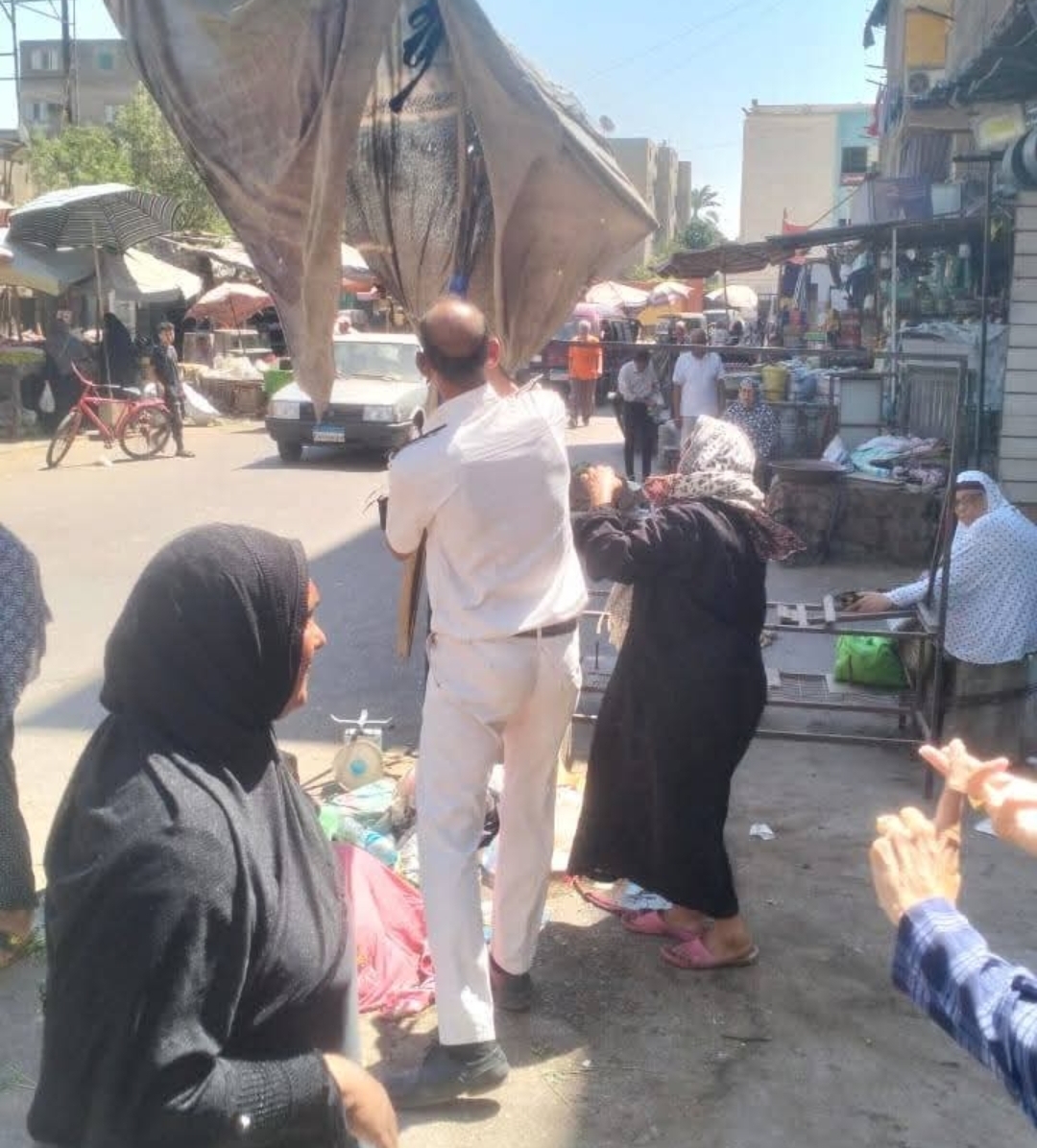 رئيس حى الأميرية يقود حملة اشغالات بنطاق الحى