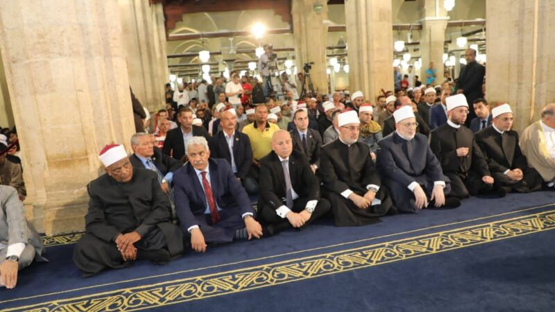 محافظ القاهرة يحتفل بالمولد النبوى الشريف عقب صلاة المغرب بالجامع الأزهر