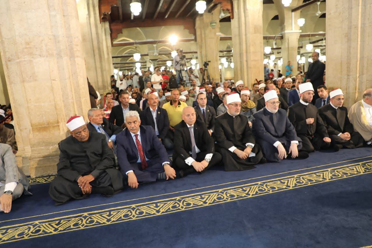 محافظ القاهرة يحتفل بالمولد النبوى الشريف عقب صلاة المغرب بالجامع الأزهر
