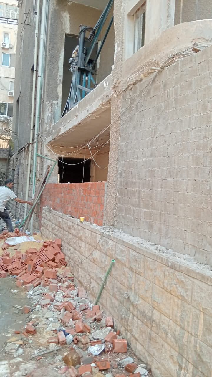 رئيس حى مصر الجديدة يتابع ايقاف اعمال جارية بعقار شارع دمشق