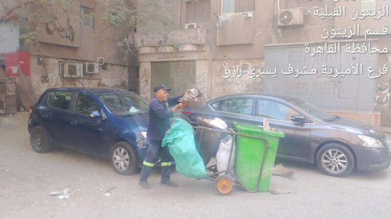 رئيس حى الأميرية  يتابع اعمال النظافه ورفع كفاءه بالحى