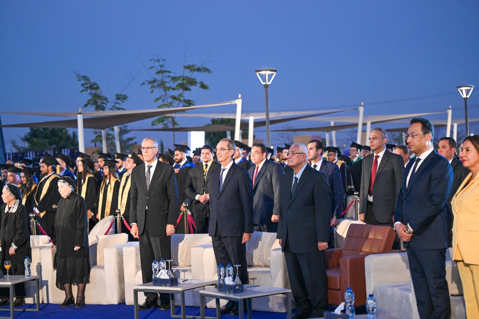 عدلي منصور ووزير الاتصالات يكرمان خريجي الدفعة الأولي لجامعة مصر للمعلوماتية بالعاصمة الإدارية الجديدة