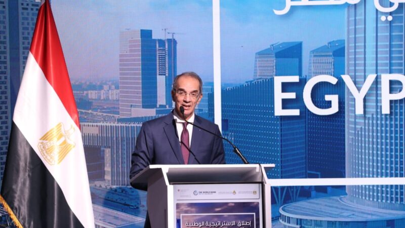 وزير الاتصالات : أهمية تشجيع الشباب من المبتكرين ورواد الأعمال على ابتكار المزيد من الحلول التى تخدم منظومة المدن الذكية