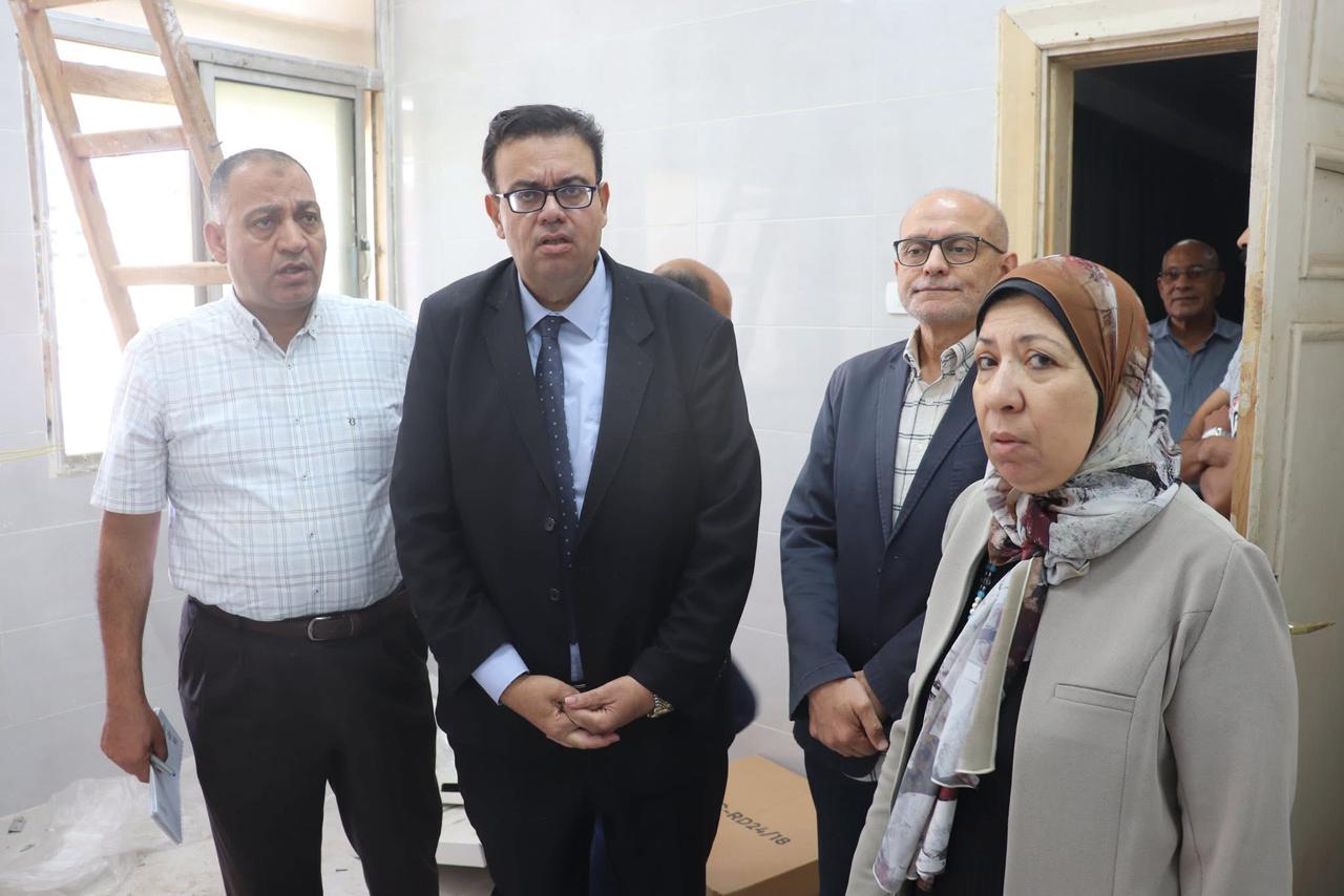 القائم بأعمال عميد طب طنطا يتفقد تجهيزات معمل السموم والمخدرات بقسم الطب الشرعي