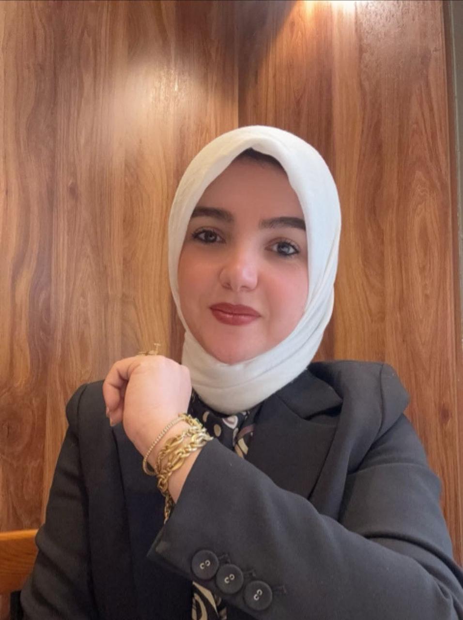 خيرالله يهنئ الإعلامية انجي العايدي بعيد ميلادها