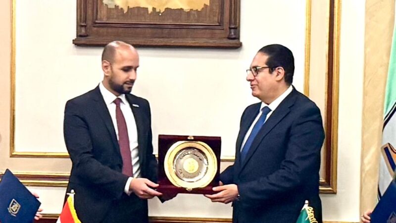 جامعة القاهرة تؤكد خطواتها الاستباقية على طريق الاستدامة بتوقيع بروتوكول تعاون مع «حماة الارض»