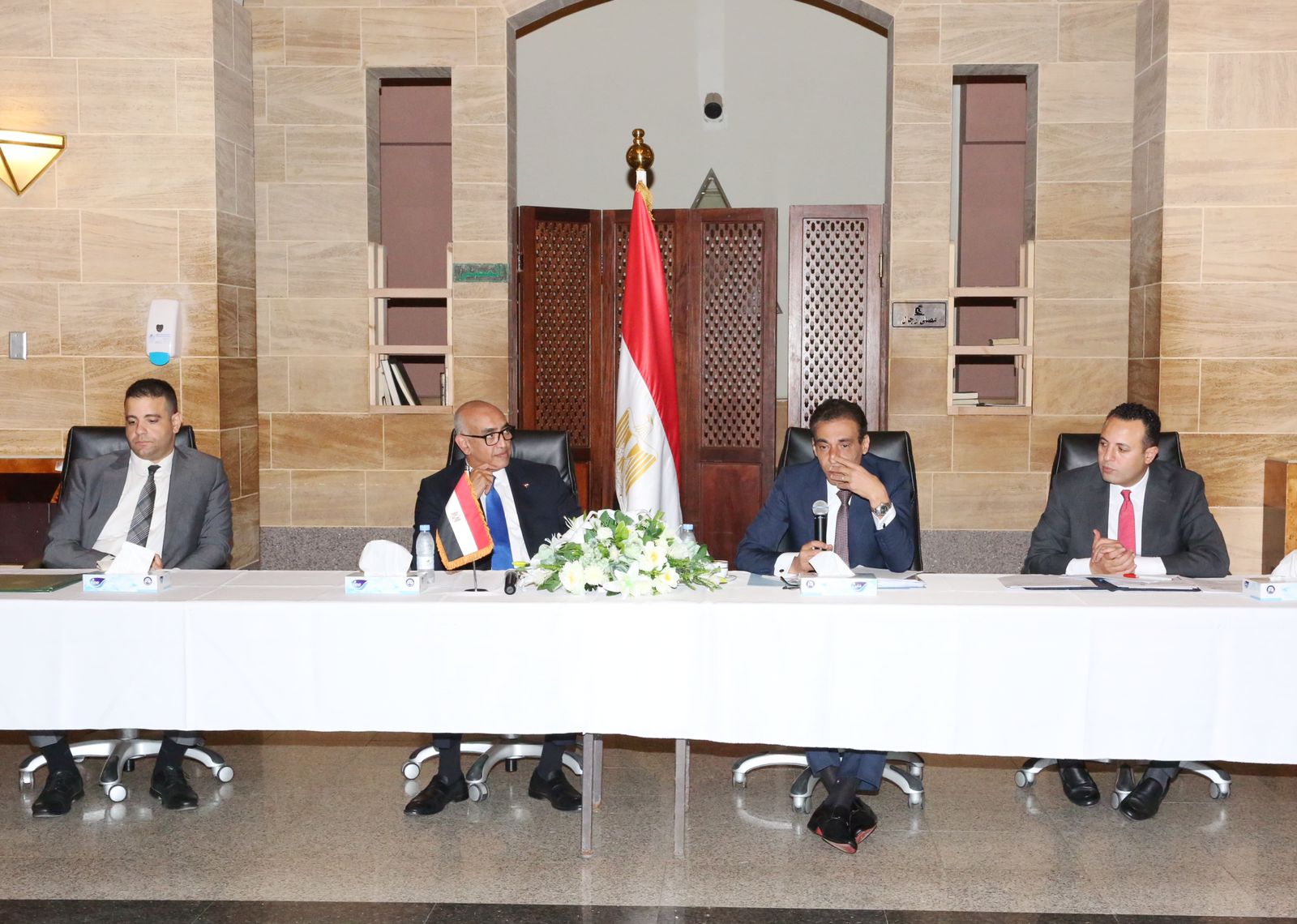 مساعد وزير الخارجية يدعو المقيمين بالخارج بالتصويت في انتخابات البرلمان المقبلة