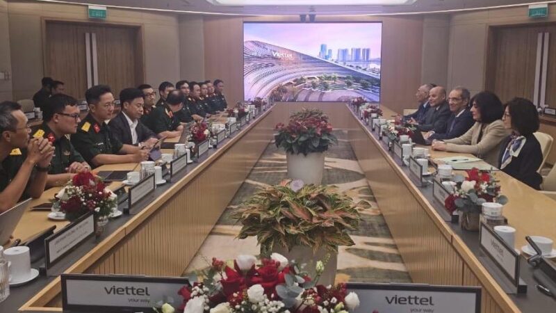 وزير الاتصالات يبحث مع شركات عالمية الاستثمار فى مجالات الاتصالات والتحول الرقمى وتصنيع الإلكترونيات وأشباه الموصلات والبحث والتطوير فى مصر