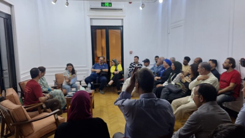 ليلة مسرحية مميزة في معهد ثربانتس بالقاهرة ضمن برنامج المايكروتياترو