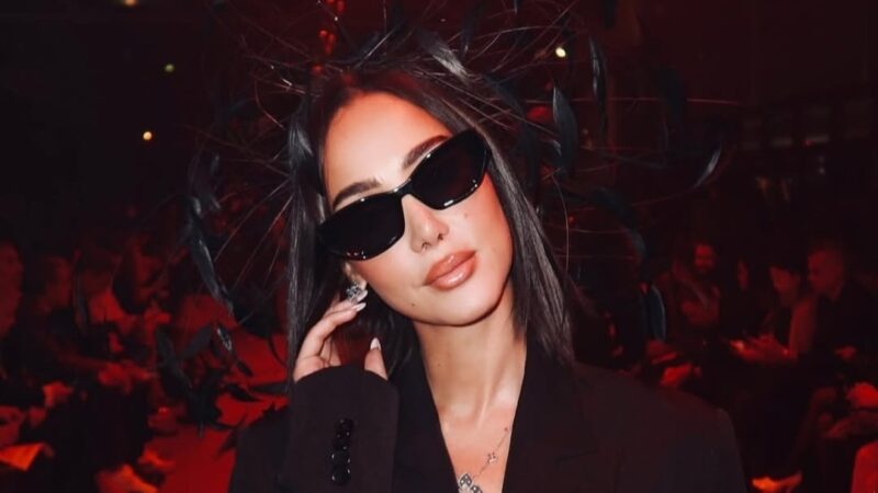 حسناء الغناء بسمة بوسيل تتألق فى أسبوع الموضة بباريس بحضور طاغ وذوق فرنسي فريد