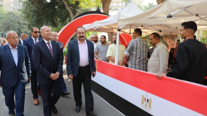 محافظ القاهرة يتفقد محيط عدد من  اللجان لمتابعة سير العملية الانتخابية