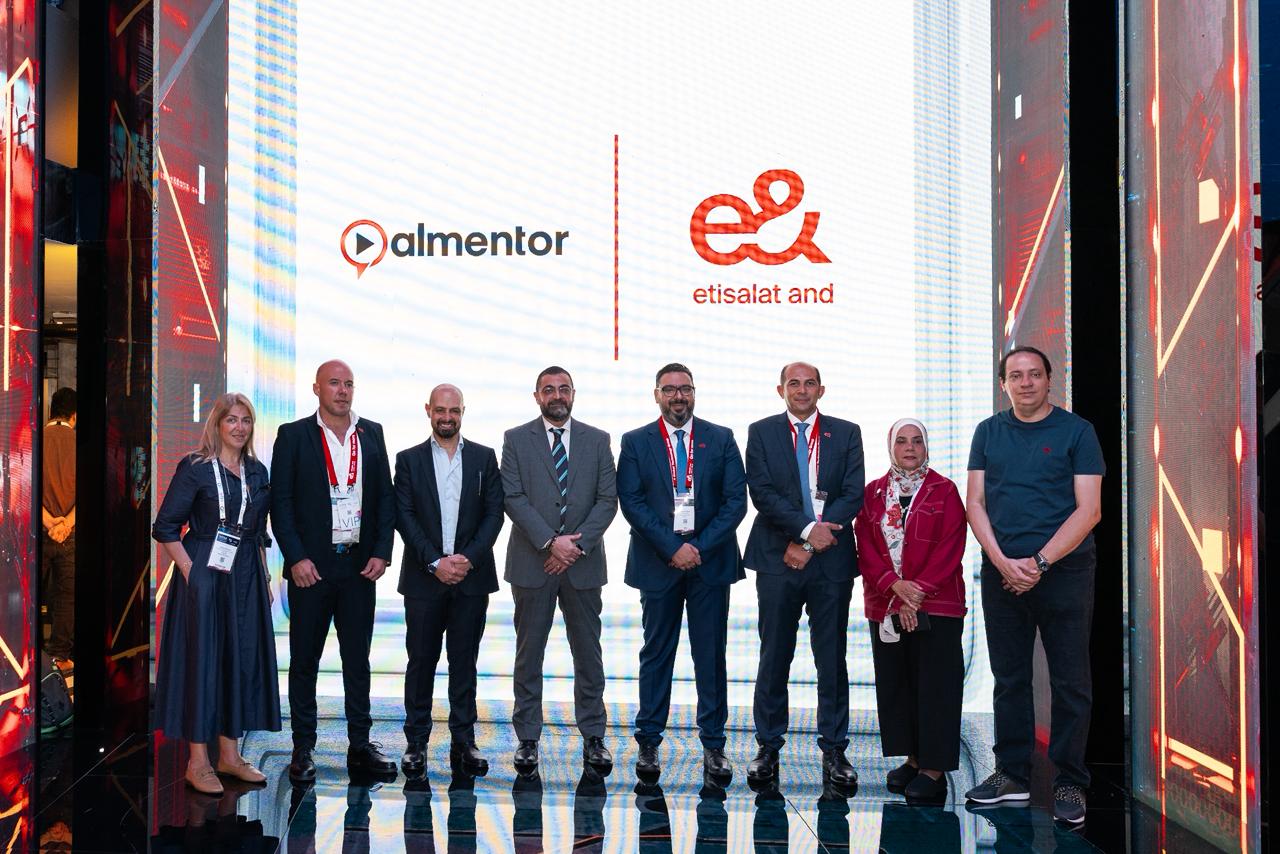 إي آند مصر توقع شراكة حصرية مع منصة المنتور لتقديم تجربة تعليمية رقمية غير مسبوقة لعملائها المميزين