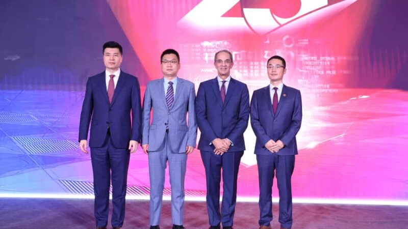 وزير الاتصالات يشهد احتفالية شركة هواوى العالمية بمناسبة مرور 25 عامًا على وجودها فى مصر