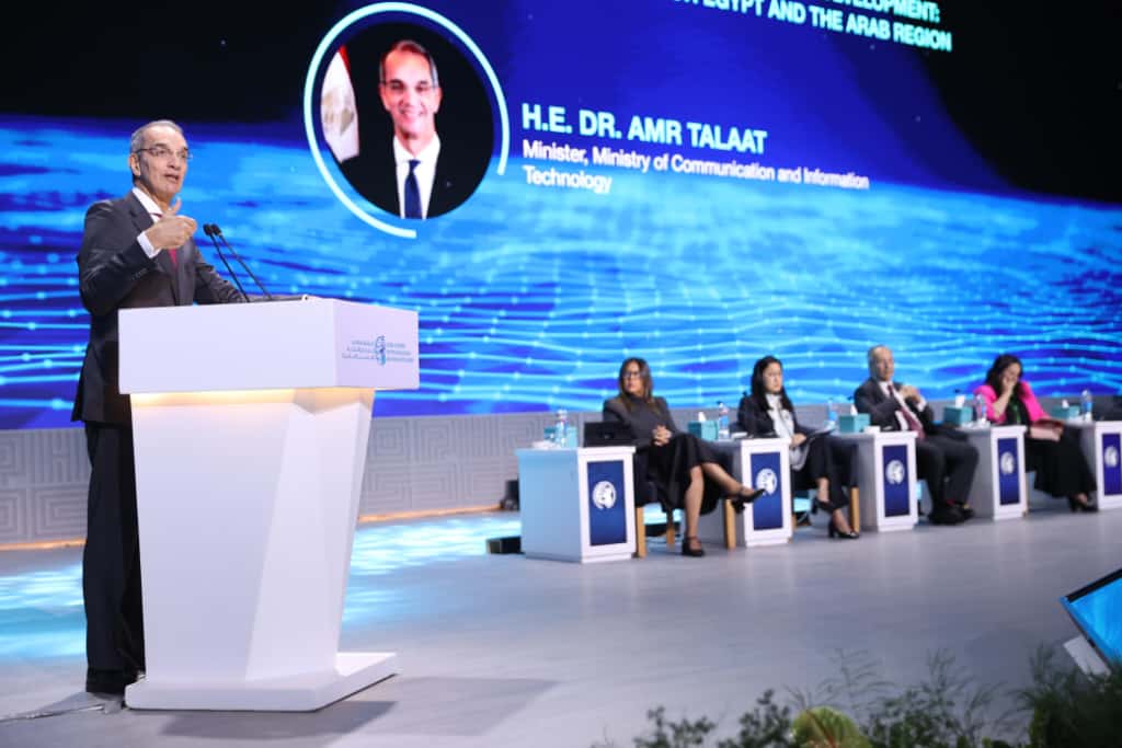 وزير الاتصالات : تنفيذ مشروعات لاستخدام الذكاء الاصطناعى فى الكشف المبكر عن عدد من الأمراض