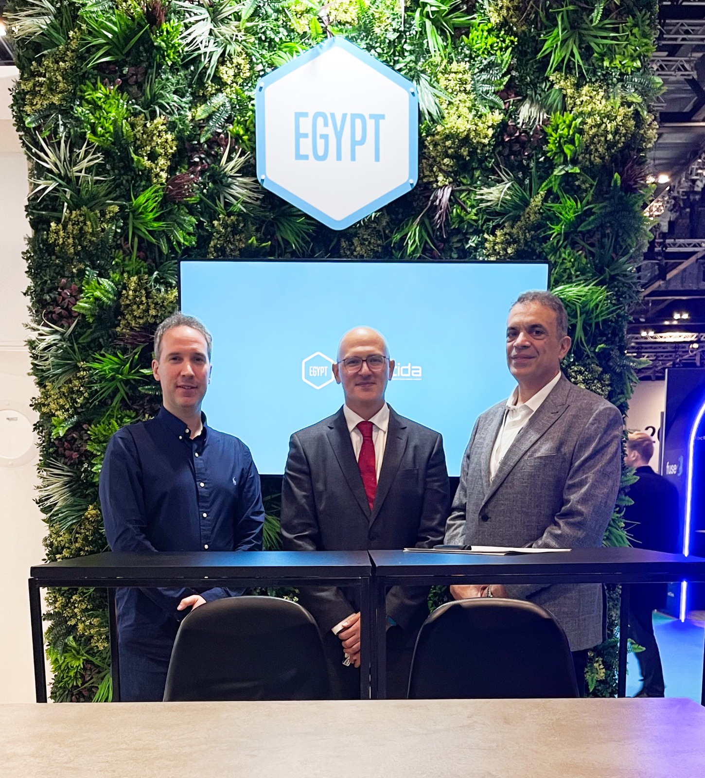 راية لخدمات مراكز الاتصالات  (RAYA CX )وRSVP البريطانية توقّعان مذكرة تفاهم خلال مؤتمر و معرض مراكز الاتصال في لندن بحضور ITIDA