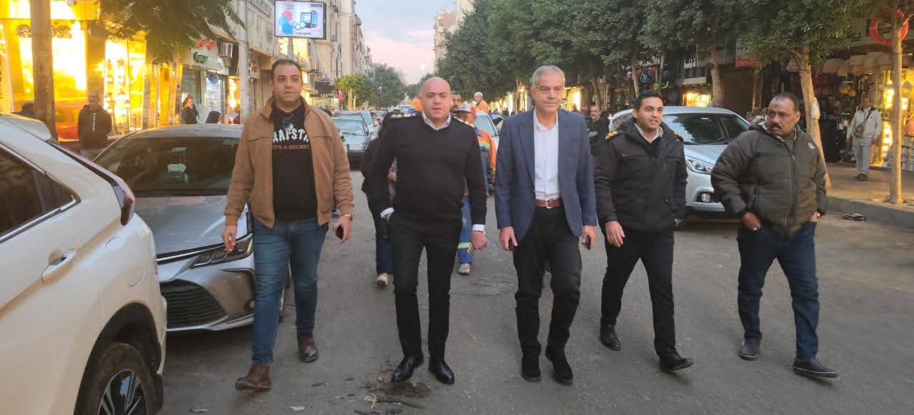 رئيس حى مصر الجديدة يوجه بإزالة ورفع اشغالات شوارع الحي