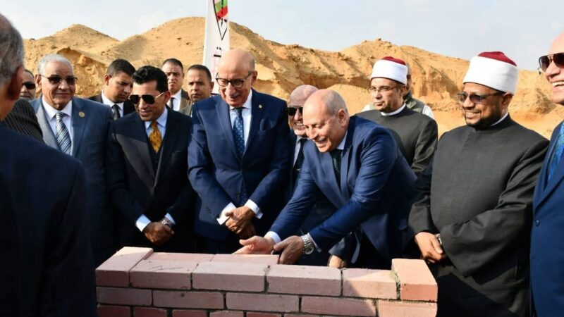 محافظ القاهرة ووزير الشباب والرياضة يشهدان وضع حجر الأساس لأول مسجد يُنسب لقضاة مصر ويضم مركز ثقافيًا