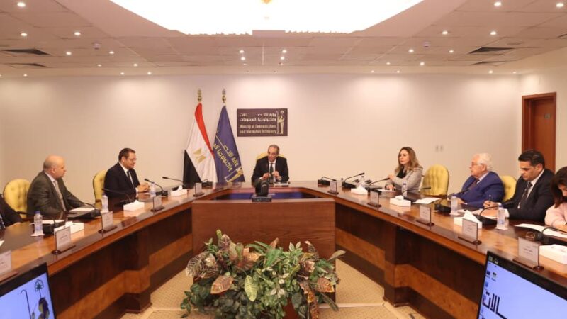   وزير الاتصالات يشهد توقيع مذكرة تفاهم لتنفيذ مشروعات التطوير المؤسسي الرقمى بالهيئة العامة للاعتماد والرقابة الصحية والفروع التابعة لها بالمحافظات