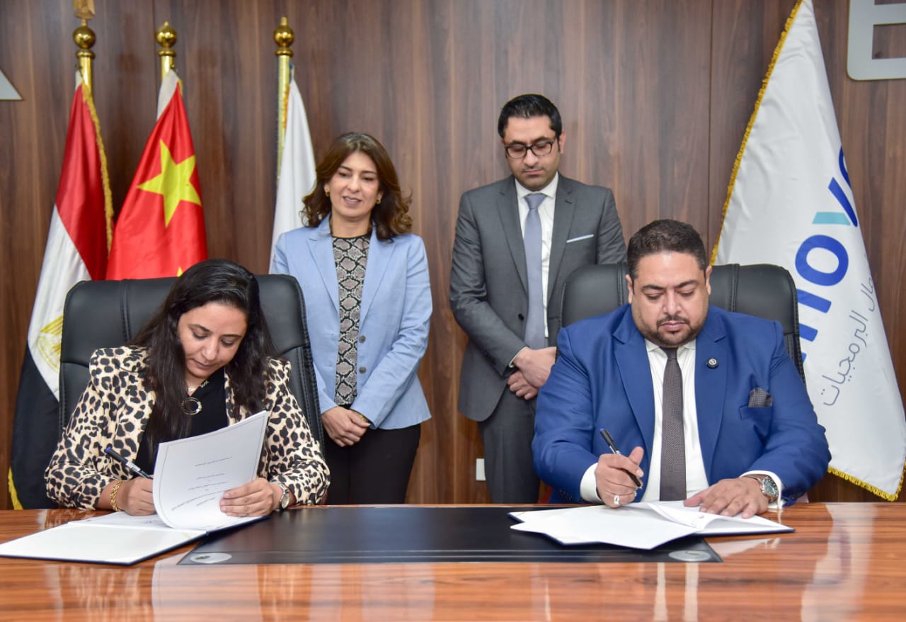 شركة “إنوفيرا Innovera”  توقع اتفاقية تعاون مع ” الجامعة المصرية الصينية”  لإنشاء مركز للتعليم المستمر وحاضنات أعمال تكنولوجية