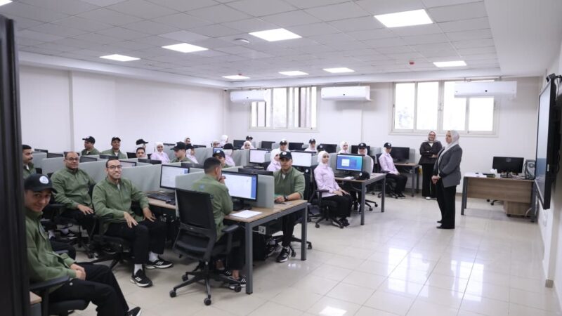 وزير الاتصالات ومدير الأكاديمية العسكرية المصرية يلتقيان بطلبة المبادرة الرئاسية الرواد الرقميون