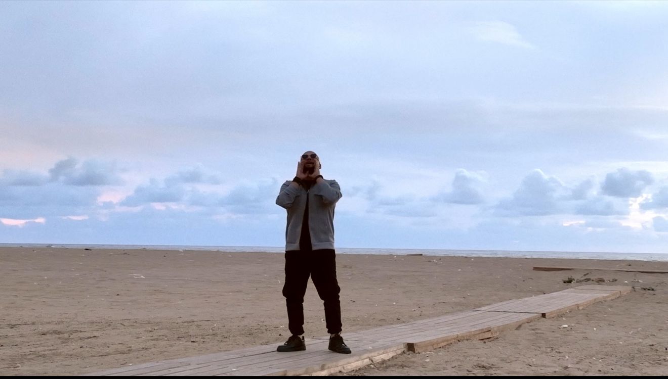 المطرب أمين سلطان يطلق “رح حنن قلبي” ويؤكد هويته الغنائية