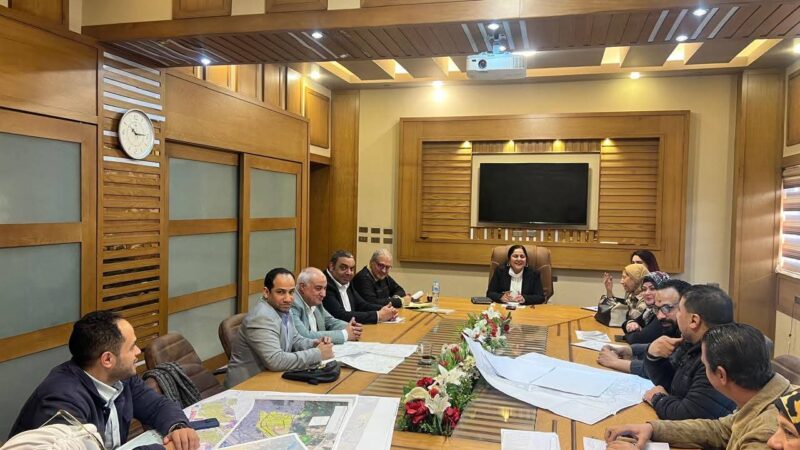 نائب محافظ القاهرة للمنطقة الشرقية تناقش المخططات التفصيلية لأحياء القاهرة