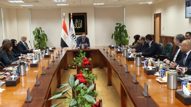 الدكتور عمرو طلعت: الجهاز القومى لتنظيم الاتصالات أطلق حزمة من الخدمات تشمل خدمات الجيل الخامس وإنترنت الأشياء للسيارات وWiFi Calling والشرائح المدمجة eSIM